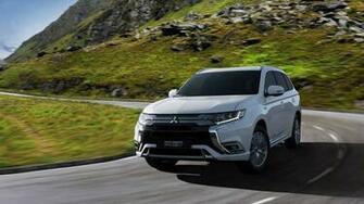 Mitsubishi Outlander Phev Upgrades To Liter Engine