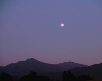 Aesthetic Moon Wallpaper