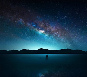 QHD Starry Night Ocean Wallpaper