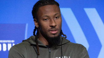 Tennessee Titans Meet With Wr Quentin Johnston Ahead Of Nfl Draft Wallpaper