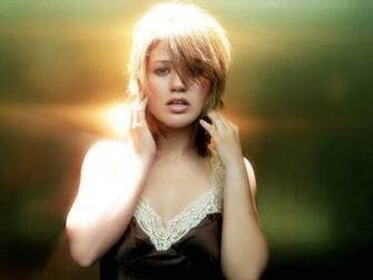 Kelly Clarkson Wallpaper Beautiful