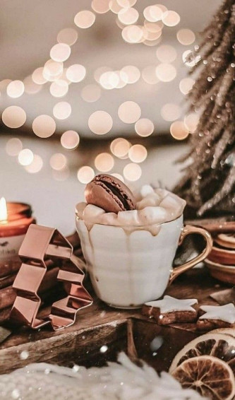 Christmas Collage Aesthetic Ideas Orange