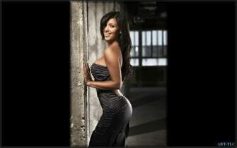 Kim Wallpaper Kardashian