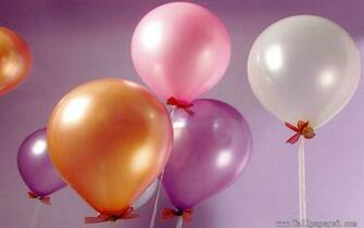 Color Balloon Holiday Wallpaper