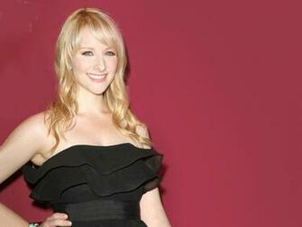 Melissa Rauch Photos Pictures