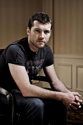 Sam Worthington Black T Wallpaper