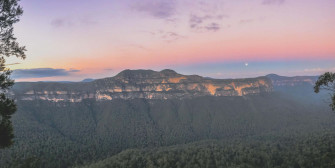 Take In The Breathtaking S Of Blue Mountains National Park Wallpaper