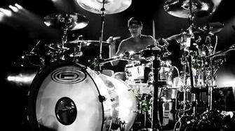 Displaying Image For Travis Barker Drumming