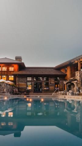 House Swimmingpool Vacation Nature City iPhone Wallpaper