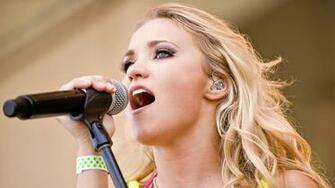 By Stephen Comments Off On Emily Osment HD Wallpaper