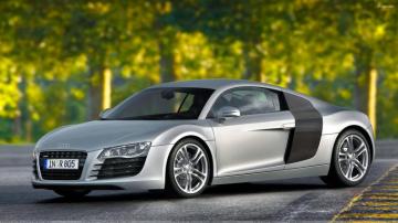 Side Pose Of Audi R8 In Silver Wallpaper