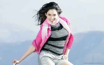 Telugu Tamil Actress Tamanna Wallpaper HD