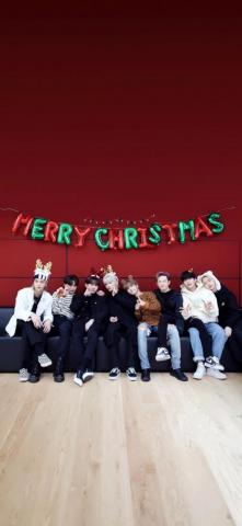 Stray Kids Wallpaper On Straykids