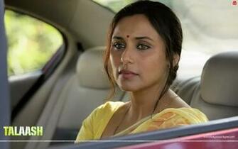 Rani Mukherjee Hot Saree Wallpaper HD Muk Ss Music
