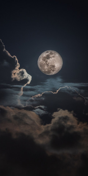 Night Clouds And Moon Sky Wallpaper