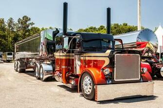 Kenworth W900 Semi Tractor Wallpaper