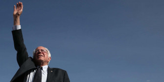 Bernie Sanders Wavingto Crowd Wallpaper