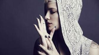 Halsey Wallpaper On