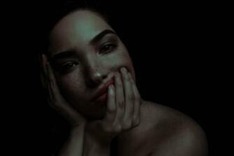 Belleza Contrast Portrait Face