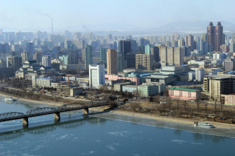 Taedong Bridge In Pyongyang City Wallpaper