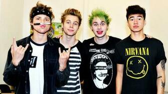 5sos Fans Puking Over The Guys Surreal Vma Nomination