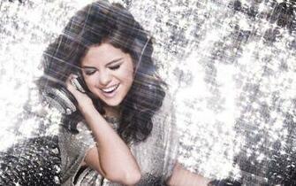 Selena Gomez HD Wallpaper