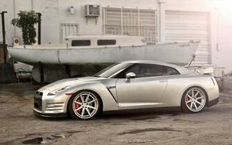Silver Nissan Skyline iPad Wallpaper Cars Pictures