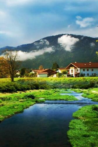 iPhone Wallpaper HD Beautiful Country Lake Scenery