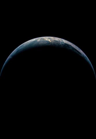 Amoled Earth 4k iPad Wallpaper