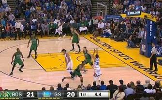 Watch Stephen Curry Beats First Quarter Buzzer