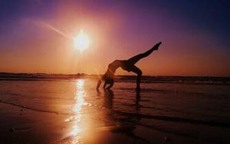 Photos Sun Sea Girls Gymnastics Sunrises And Sunsets