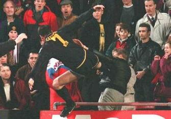 Eric Cantona Kung Fu Kick HD Wallpaper Background