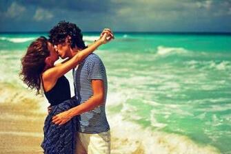 Kissing Wallpaper HD