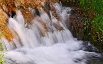 Live Waterfall Wallpaper For Desktop Which Is Under The
