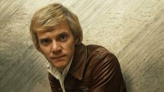 Malcolm Mcdowell Clockwork Orange Star Crashes Showbiz