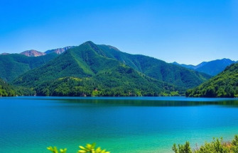 Windows Stock Lockscreen Wallpaper