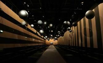 How Technology Is Setting The Fashion Show Agenda From Holograms