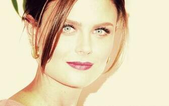Emily Wallpaper Deschanel