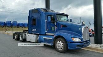 Kenworth T660 Daycab Semi Trucks Photo