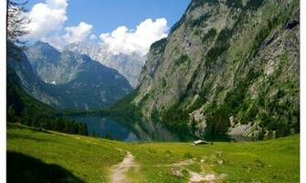 High Green Mountain River Wallpaper