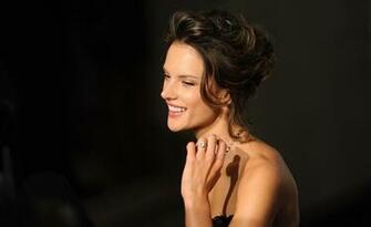 Beauty Alessandra Ambrosio Wallpaper Full HD Pictures