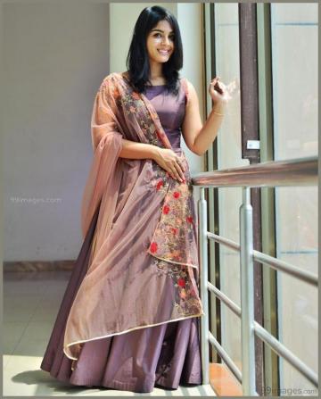Samyuktha Menon Beautiful HD Photoshoot Stills Mobile Wallpaper