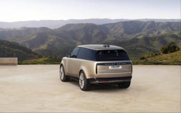 Range Rover Is An Architectural Powerhouse Wallpaper