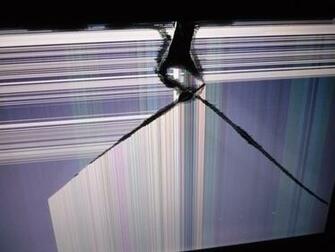 Realistic Cracked And Broken Screen Wallpaper Technosamrat