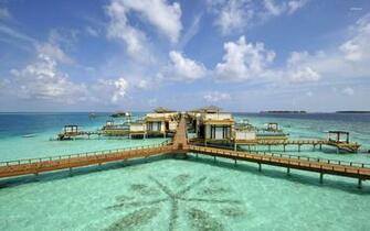 Pin Maldives Resort City Wallpaper
