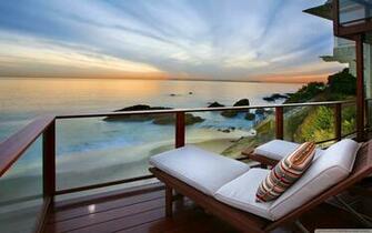 Vacation Homes Wallpaper Top Background