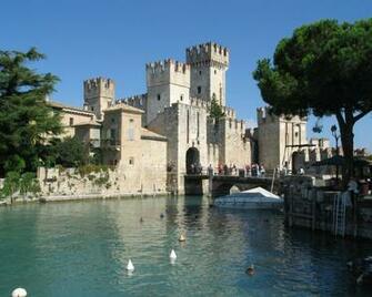 Castles Image Scaligeri Castle Wallpaper Photos