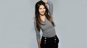 Victoria Justice Wallpaper