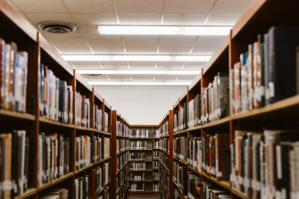 Books Library Shelves And Ladder 4k HD Wallpaper