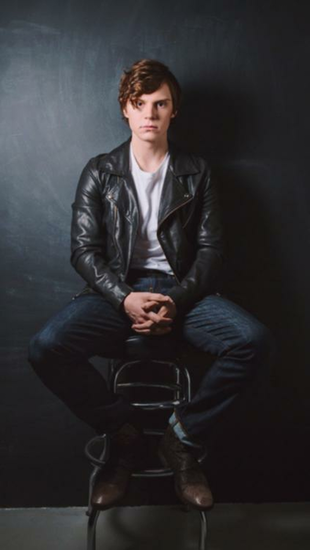 Evan Peters Wallpaper